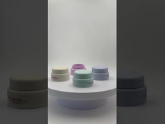 Creme facial em frasco de PP